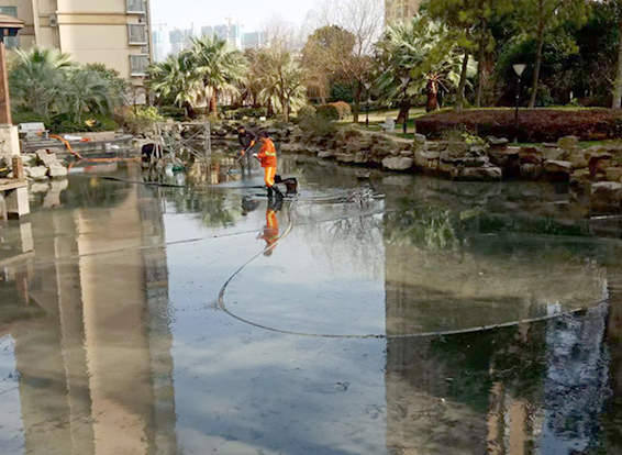 容县景观池淤泥清理